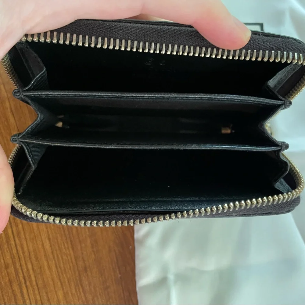 Gucci Black Embossed Leather Pouch - Picture 6 of 7